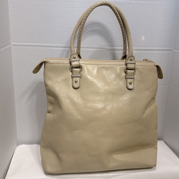 BADGLEY MISCHKA cream color travel tote bag - Picture 2 of 16